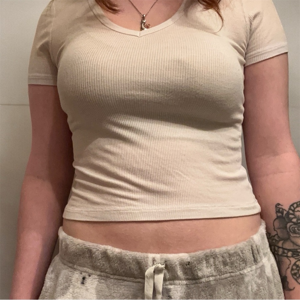 white ribbed v neck